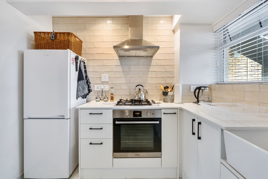 2 Bedroom Property for Sale in Three Anchor Bay Western Cape